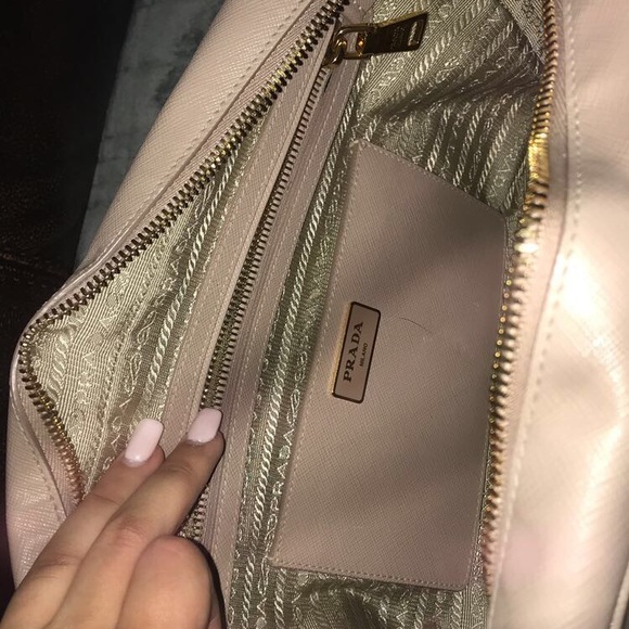 Prada purse - Picture 4 of 8